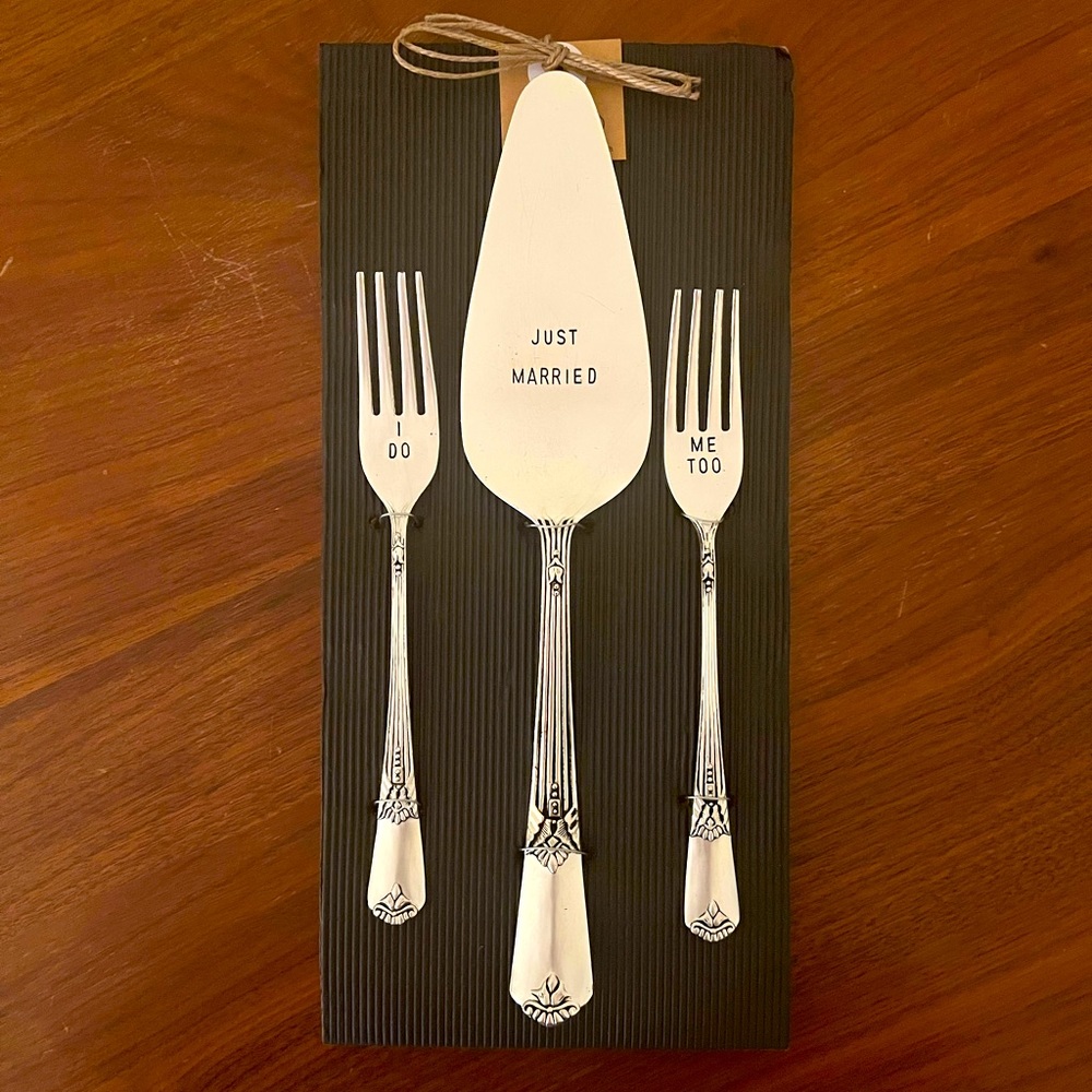 Mudpie “Just Married” Cake Serving Set